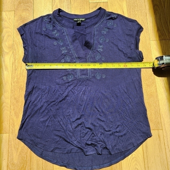 Cable & Gauge Women’s Small Blue Embroidered Short Sleeved Casual Top - Picture 6 of 8